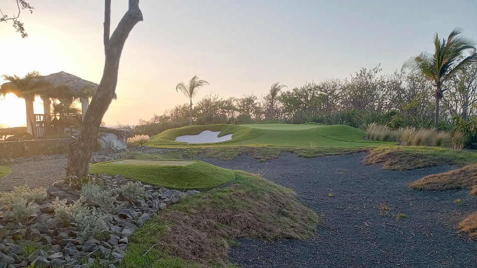 The green of the par-three hole has synthetic turf (Photo: Legacy Golf Architecture)