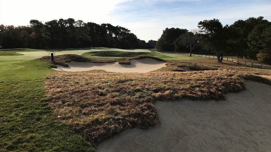 Mark Mungeam’s work at Farm Neck focused on bringing more cohesion between both nines and reestablishing the sand-and-scrub character (Photo: Patrick Koenig)