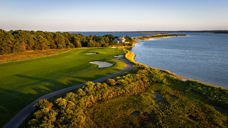 Farm Neck’s thirteenth hole (Photo: Patrick Koenig)