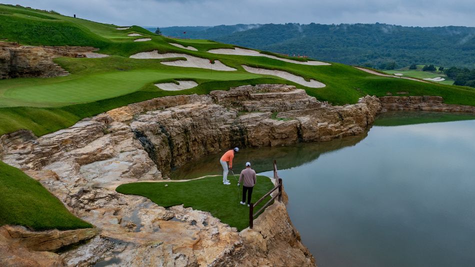 Cliffhangers waterfall golf course Big Cedar Lodge